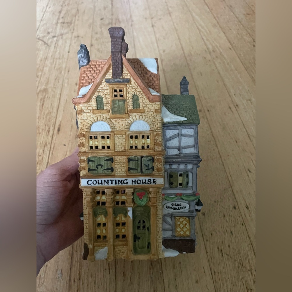 Department 56 lighted Ceramic Counting House